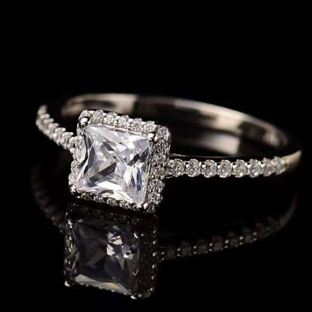 Moissanite Ring 2ct